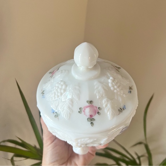 Westmoreland painted milk glass candy dish feminine raised grape motif l… - Picture 3 of 9